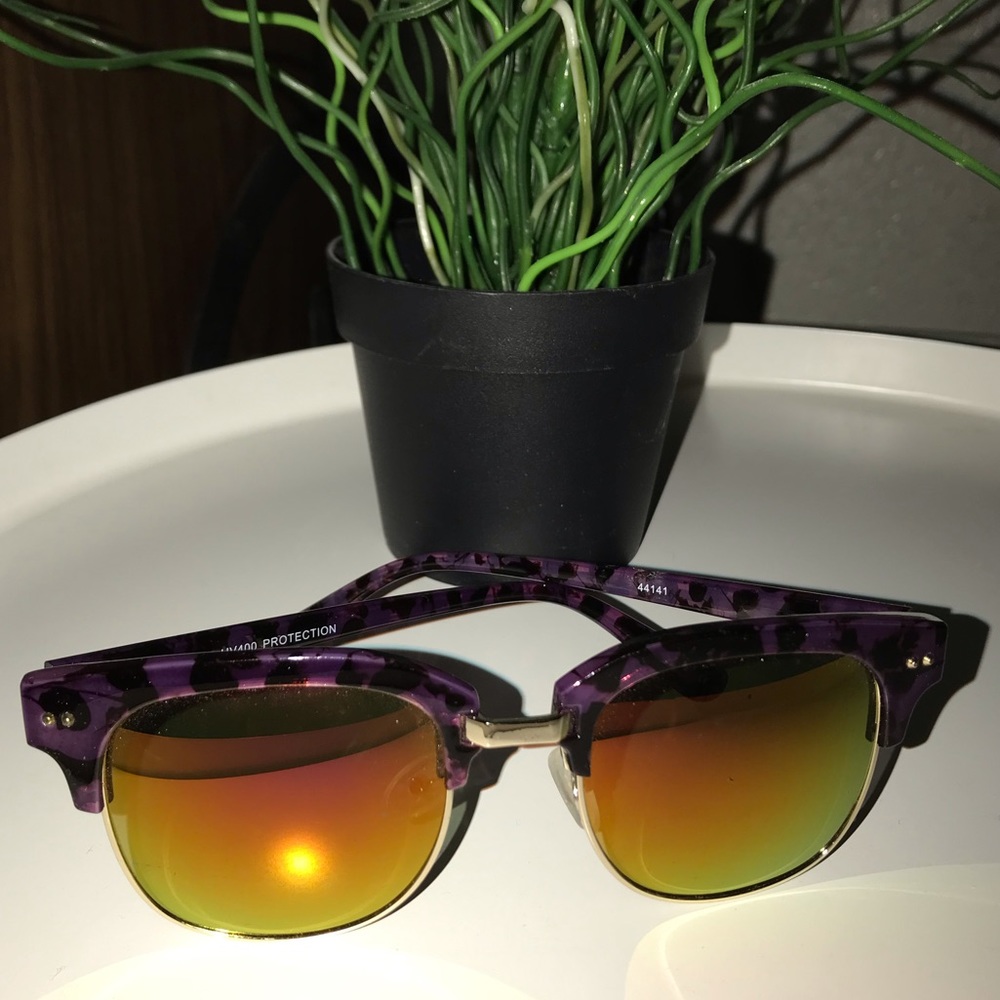 💜 Purple & Black Sunglasses w Yellow/Green Frames